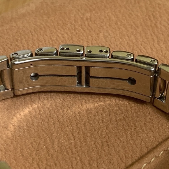 Ebel Beluga Diamond Quartz 26mm Steel .70 CW Glossy Stainless Steel Watch +Case - Picture 6 of 17